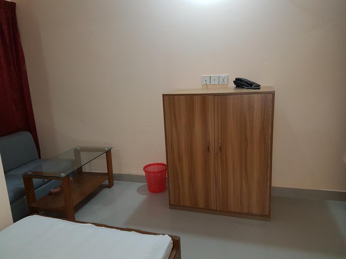 Hotel Diamond Park Dakhin Kattali Luaran gambar