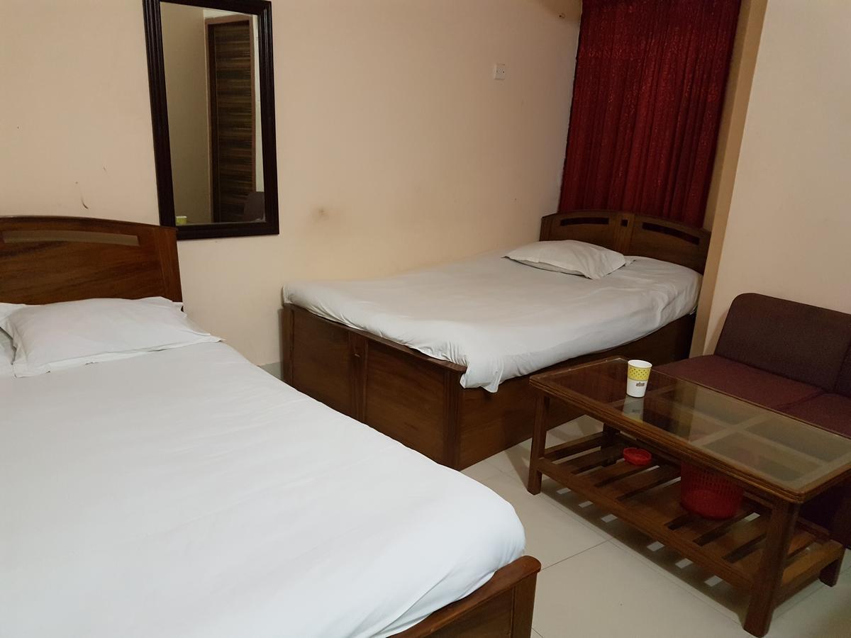 Hotel Diamond Park Dakhin Kattali Luaran gambar